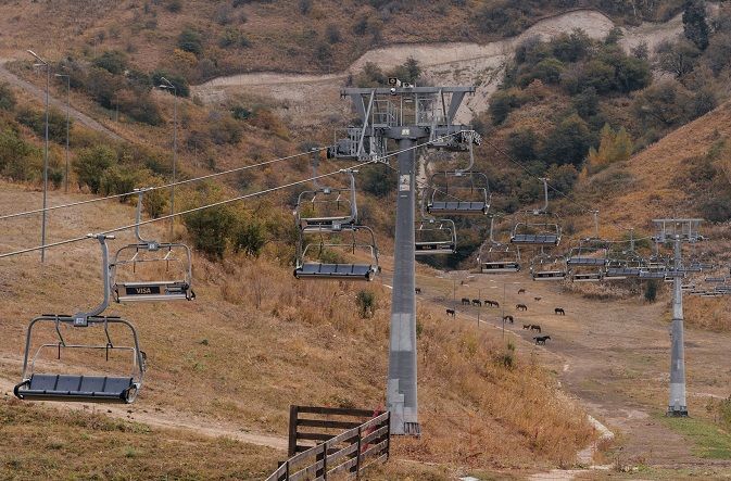 Таңертеңнен таңға дейін секс туралы орыс порно видеоларын қараңыз. Жалаңаш жетілген томпақ